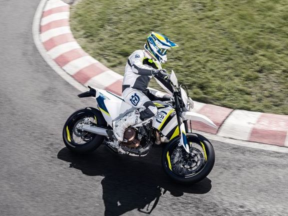 HUSQVARNA 701SUPERMOTO 2018年モデル