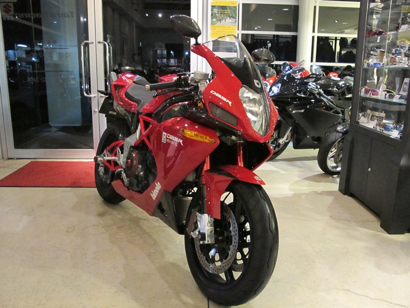 凄い中古車が続々入荷中です