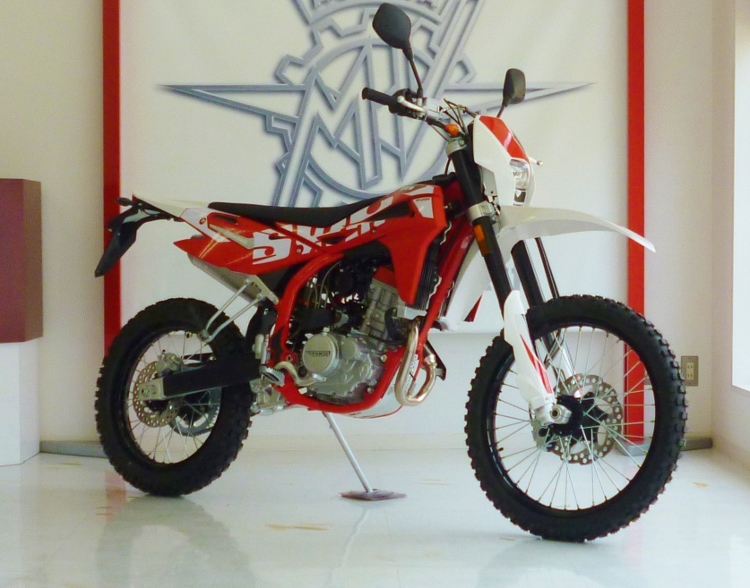 【静岡店】SWM RS125R 入荷致しました。 