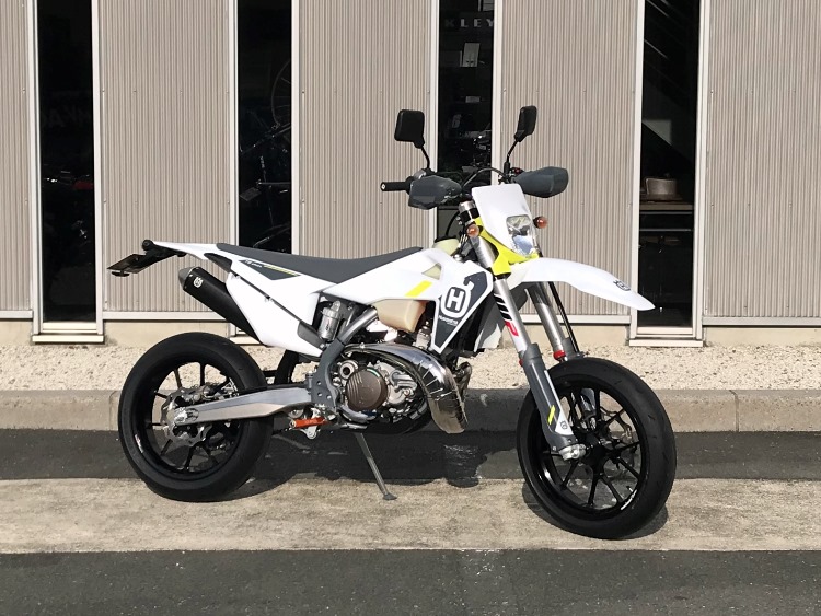 HUSQVARNA TE250i モタード仕様