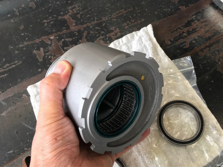 MVアグスタ リヤホイール/ハブベアリング交換｜新着情報｜MVアグスタ