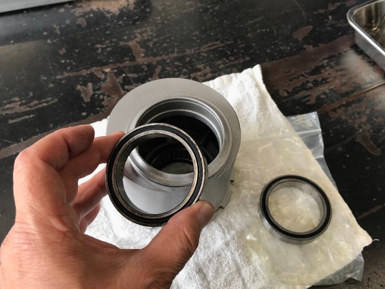 MVアグスタ リヤホイール/ハブベアリング交換｜新着情報｜MVアグスタ